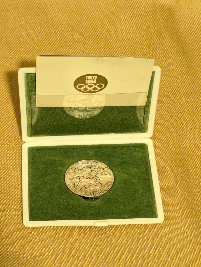 1964年東京オリンピック記念メダル銀・銅2個セット 公式記念冊子