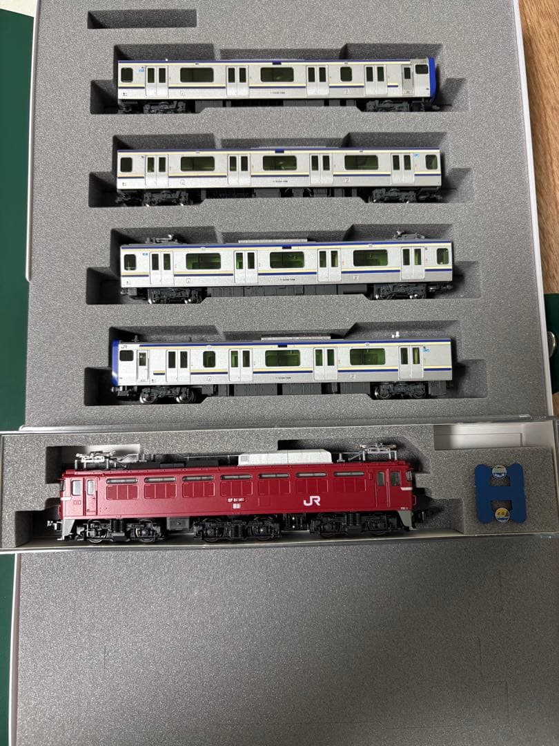 KATO E235系1000番台 EF81 配給セット
