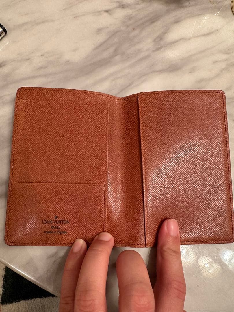 Louis Vuitton パスポートケース ブラウン