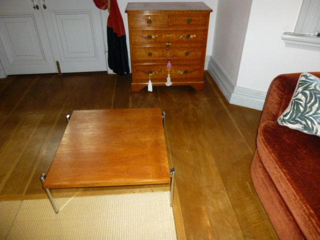 英国アンティークのコーヒーテーブル