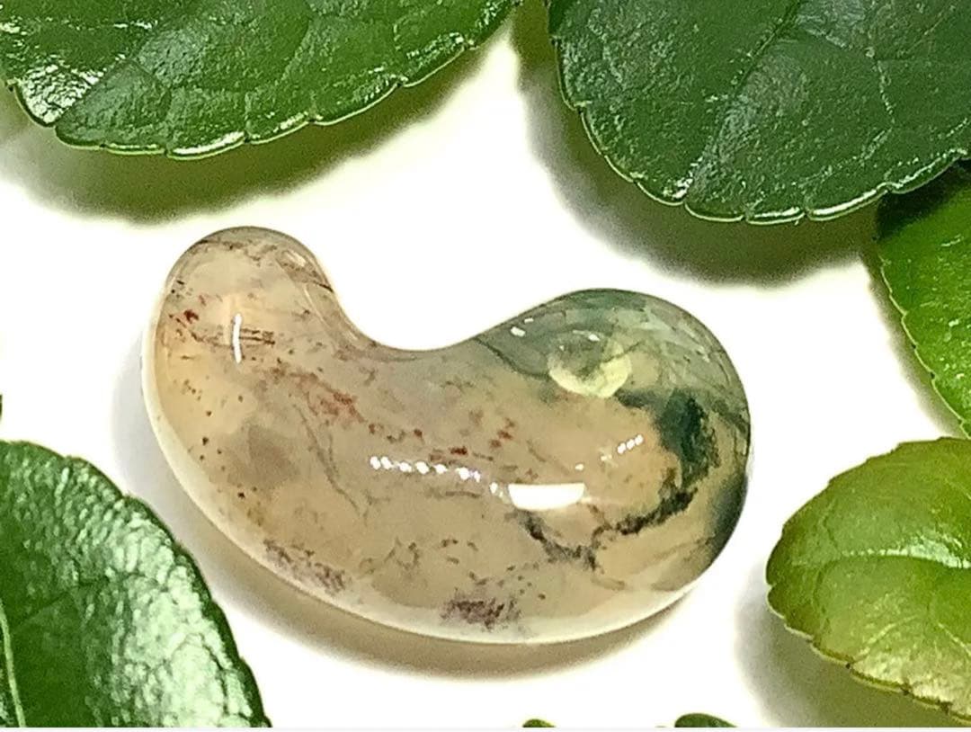 ✳絶品‼️佐渡の錦紅石『岩谷口五色勾玉』勾玉の最上位‼️ 2度と見る事はありません‼️