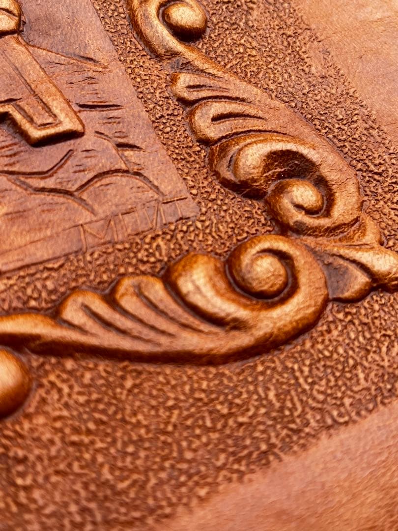 超希少　競輪王の中野浩一選手より　牛革　型押革細工　革アート　最後の晩餐