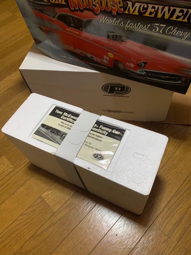 ミニカー 1:16 Tom Mon McEwen 57 Chevy NHRA