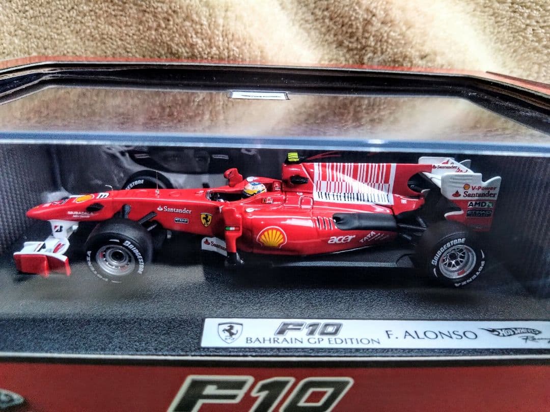 ミニカー Ferrari F2007 Constructors Champion+F10