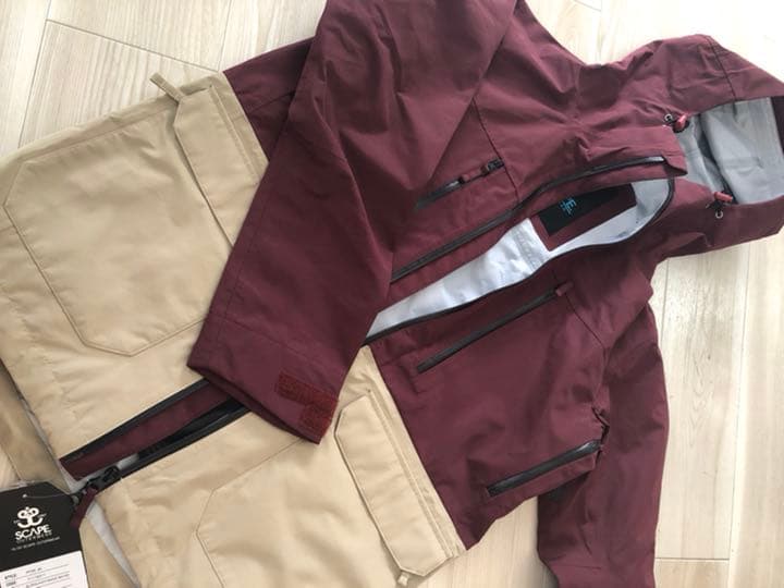 SCAPE 店頭販売無し　スノーボードウェアーのみ