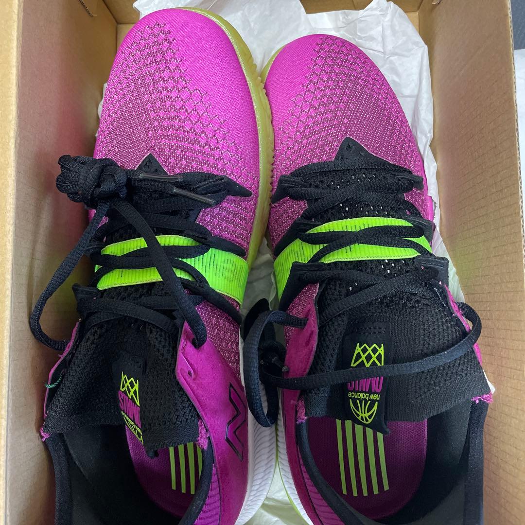 ニューバランス　omn1s