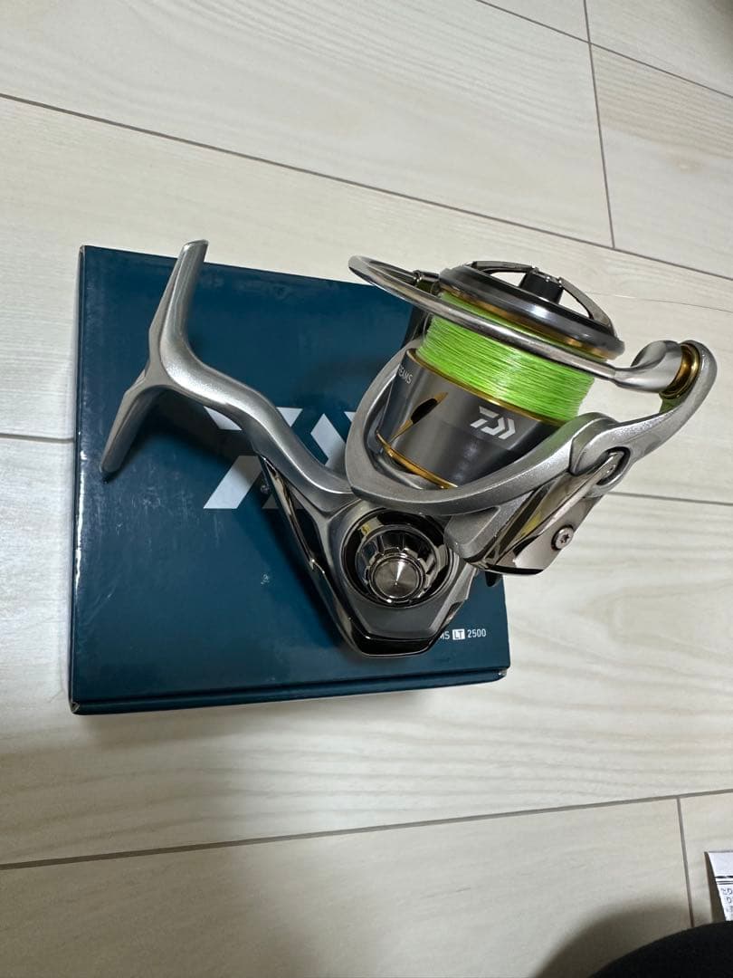 DAIWA ダイワ　リール　21フリームスLT2500(値下げ交渉可)