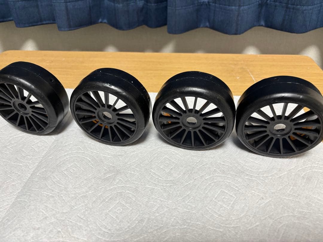 1/8 京商インファーノGT2 GT3 GRPスリックタイヤホイールイタリア製