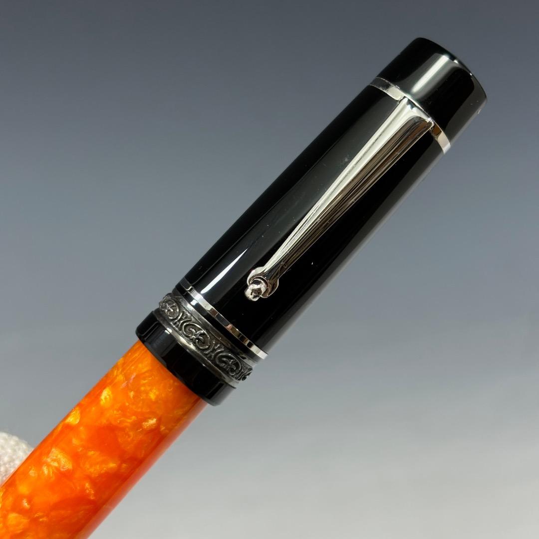 状態良【デルタ本物】万年筆/ドルチェヴィータ/ペン先K14/ブラック×オレンジ