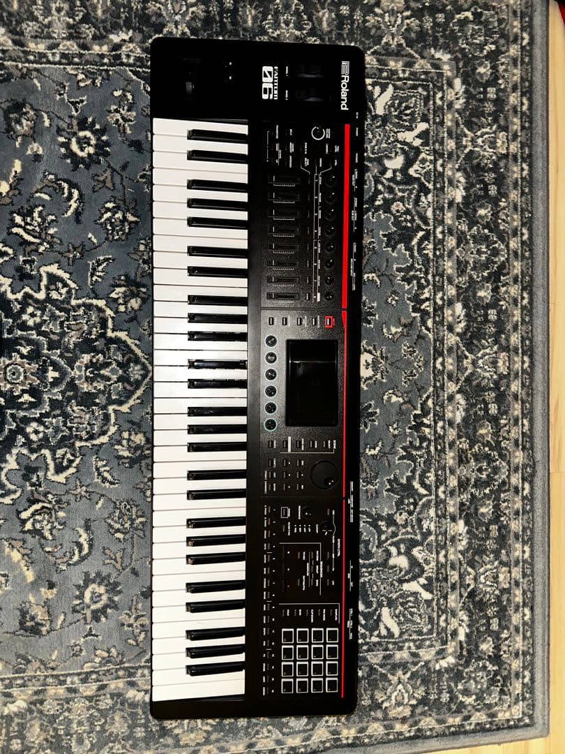 Roland FANTOM-06 シンセサイザー