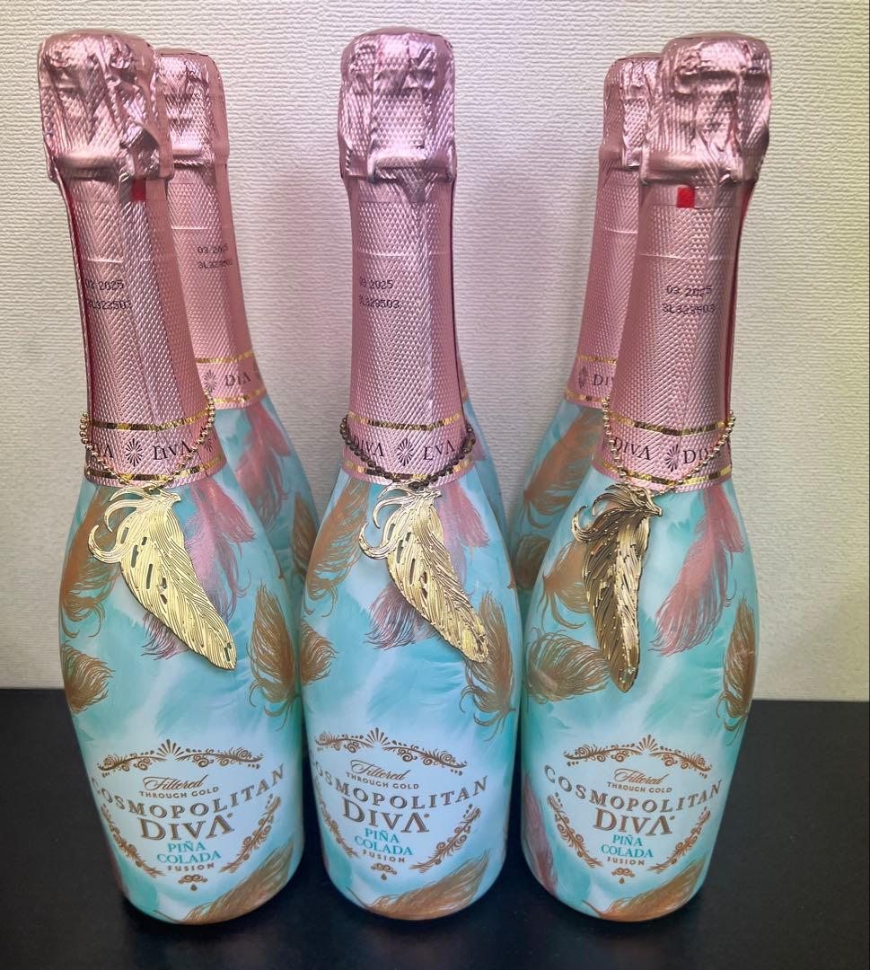 COSMOPOLITAN DIVA ピニャコラーダ 12本セット(羽12本付き)