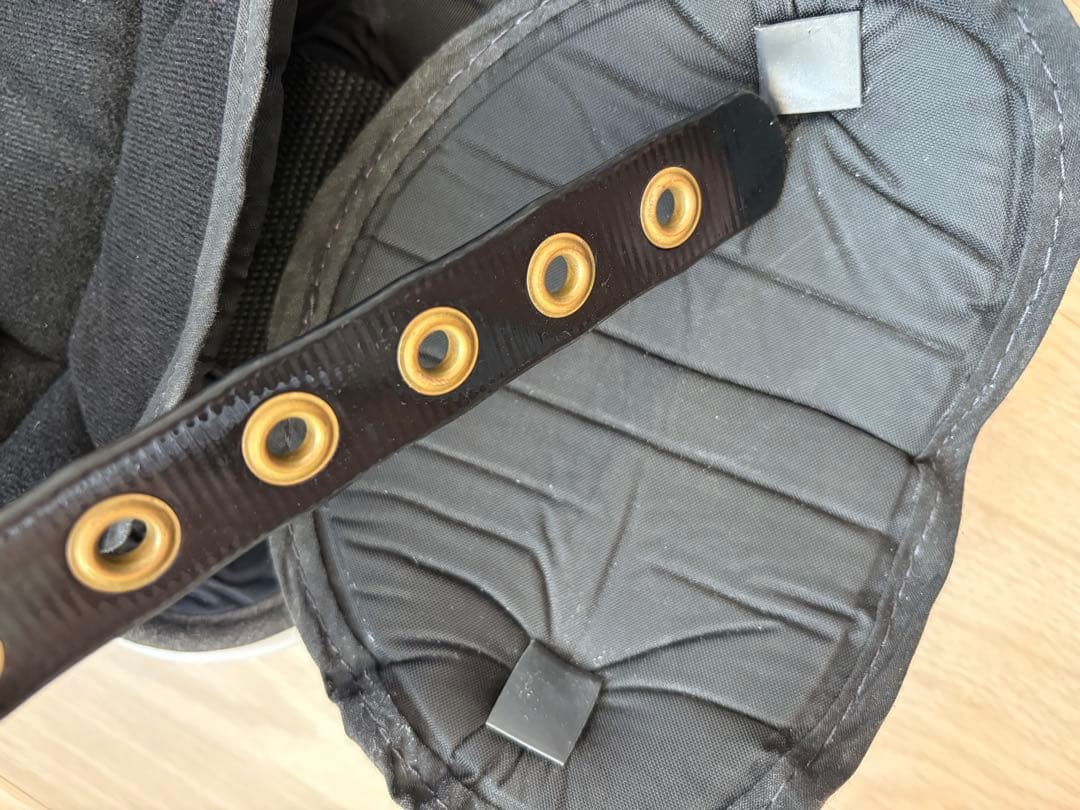 Douglas FF17 XS ショルダーパッド ブラック/ホワイト