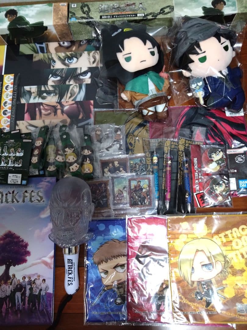 進撃の巨人グッズ50点以上まとめ売り