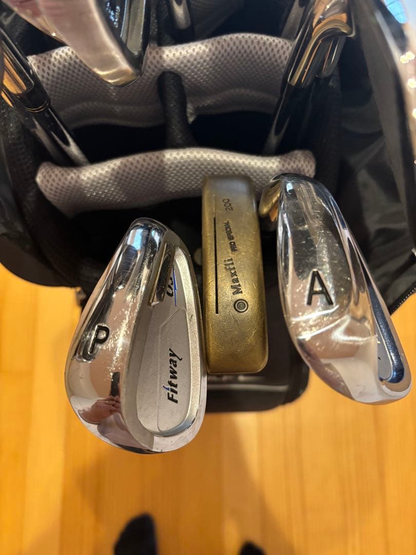 し*う様 Nike ゴルフバッグ・キャディバッグ 13本（2本は新品）　新品ボー