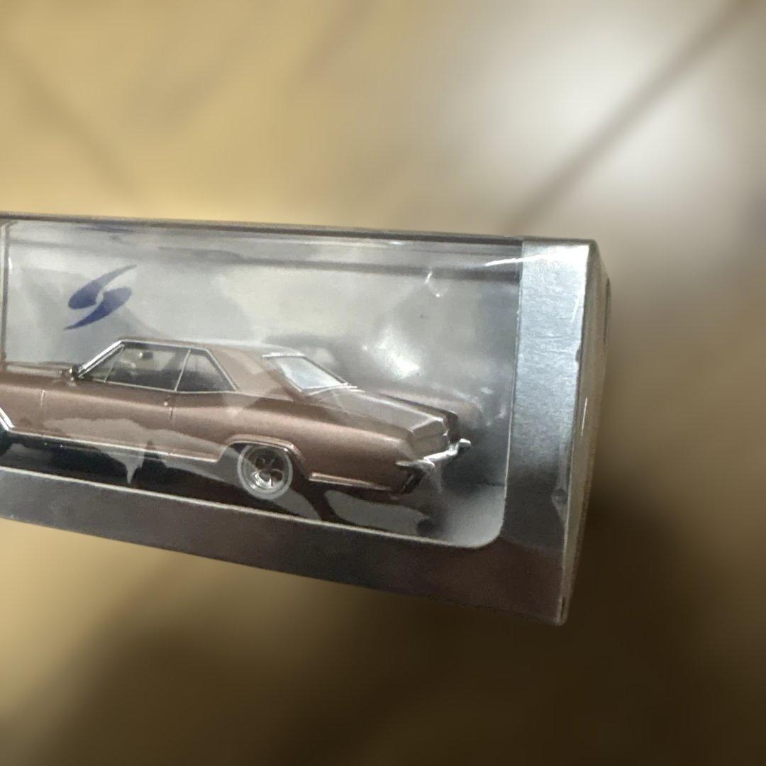 spark ブラウン ミニカー　Buick Riviera 1965