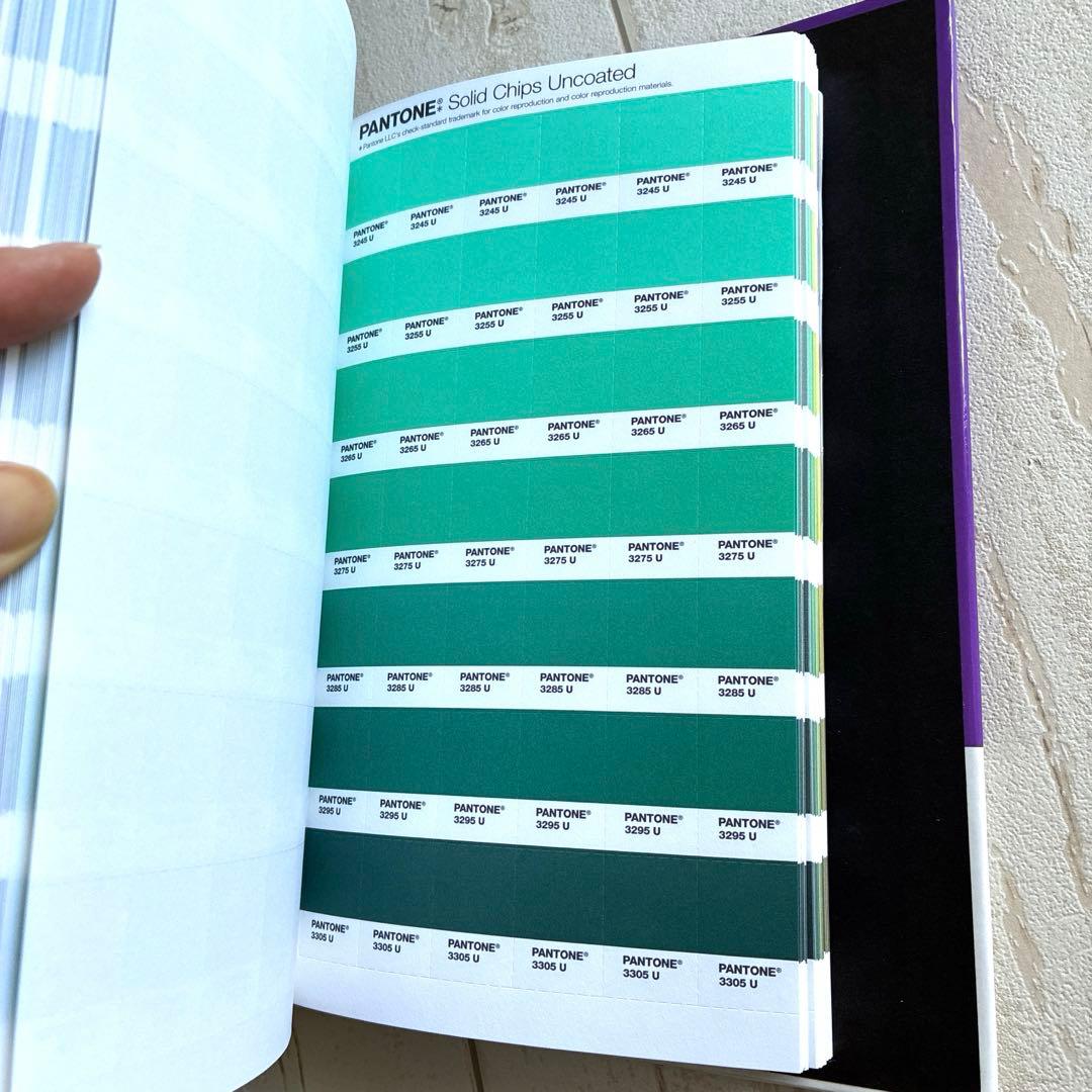 Leandra！Pantone solid chips uncoated