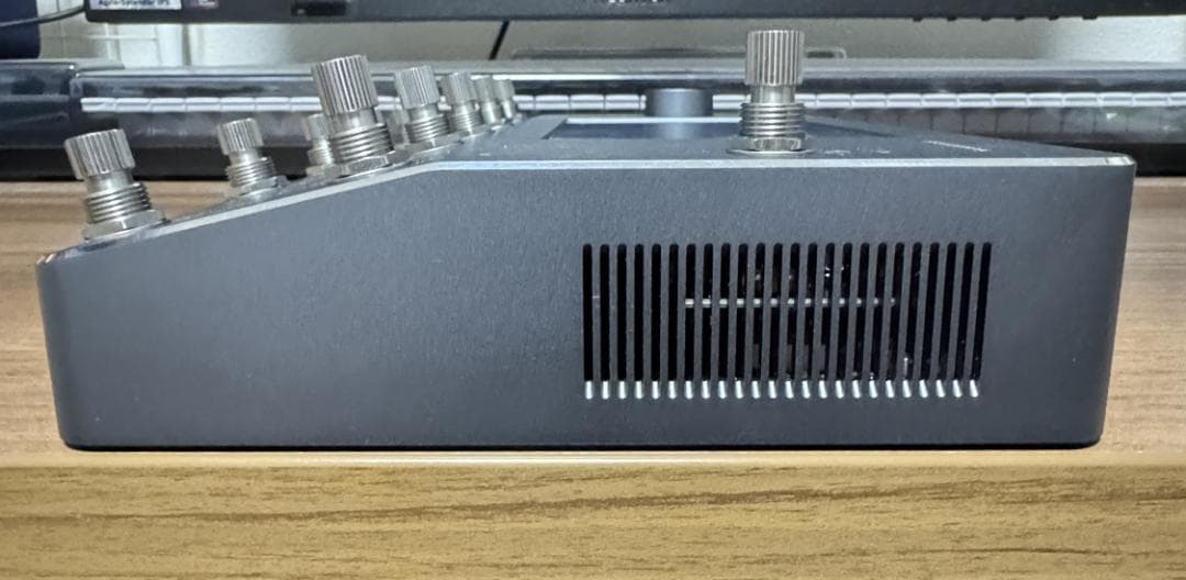 【新品同様】Neural DSP QUAD CORTEX Decksaver付