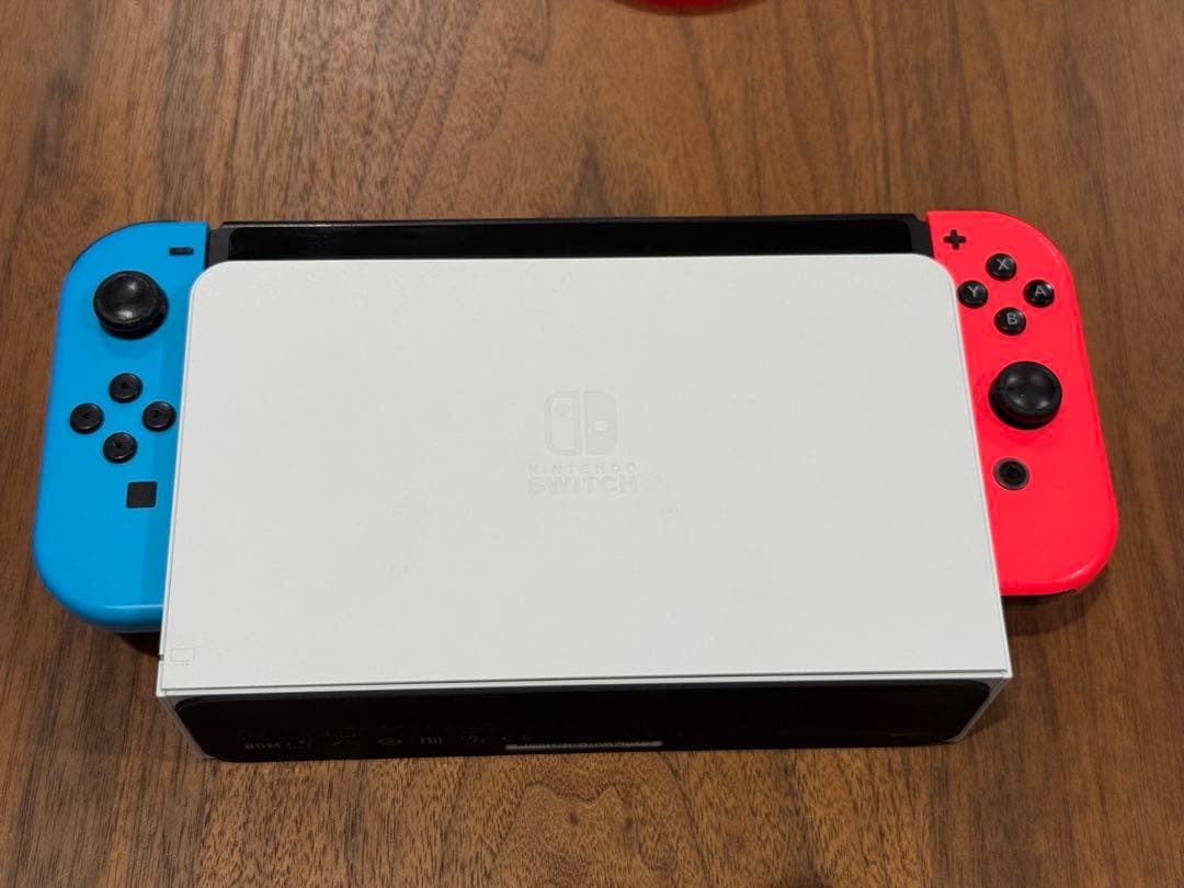 Nintendo Switch本体Joy-Con、有線LAN対応純正dock付き