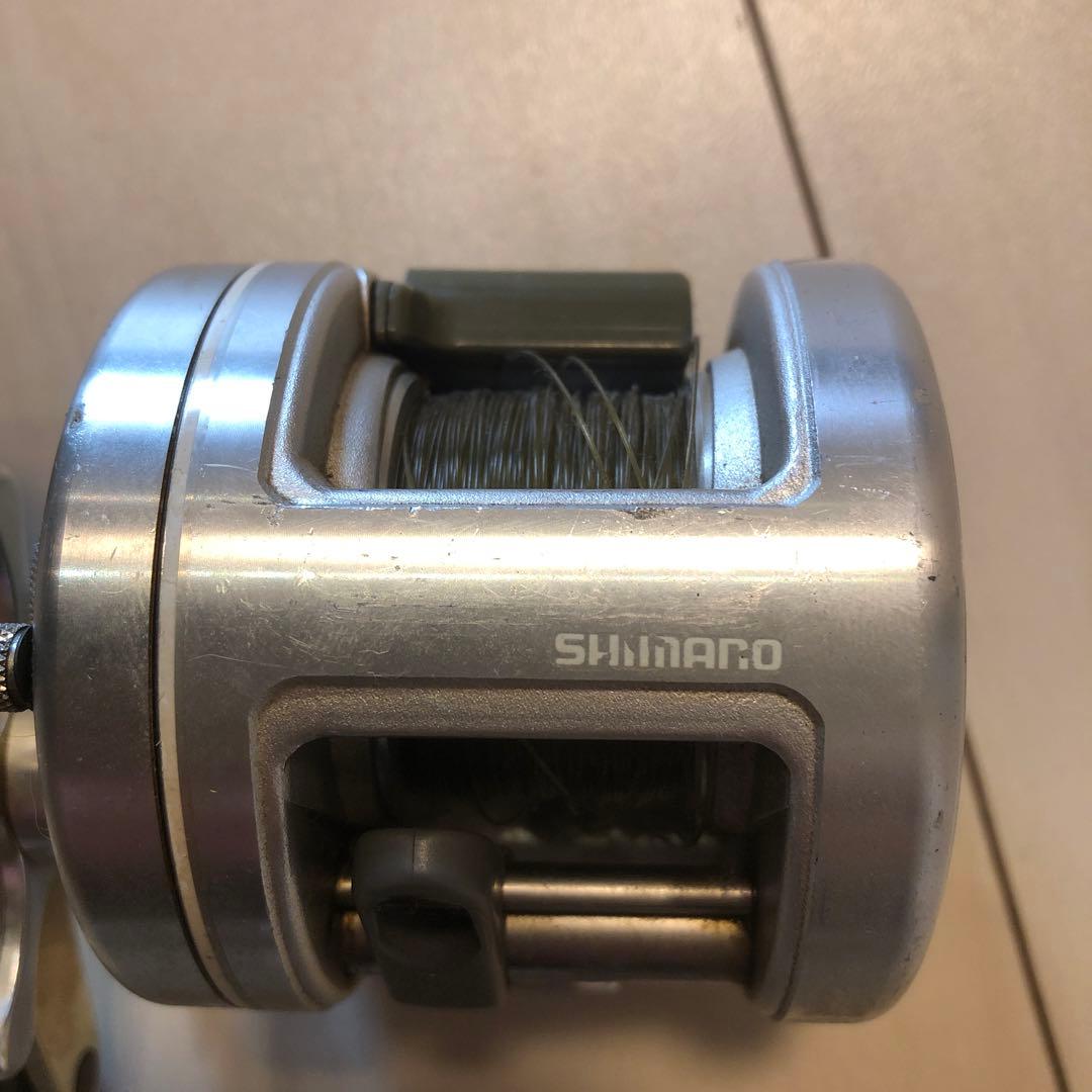 SHIMANO ベイトリール シルバー ダブルハンドル