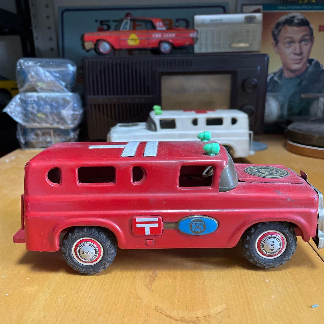 マルサン　ブルドッグシリーズ　 郵便車&救急車