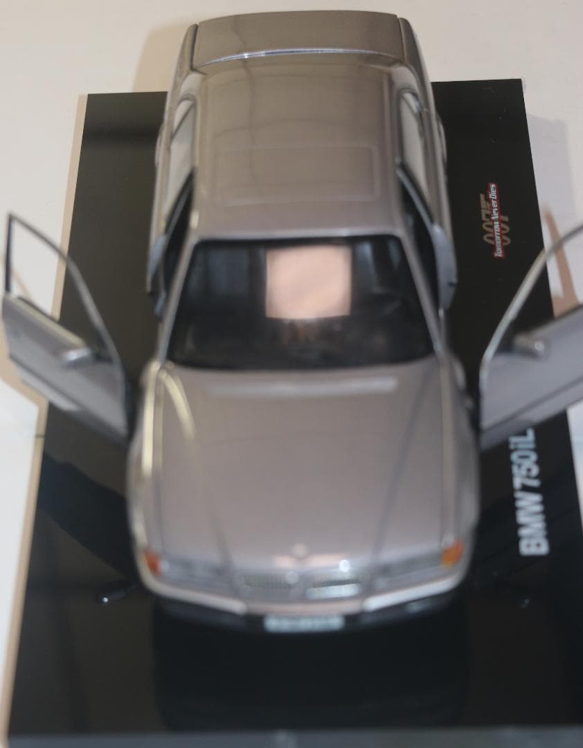 特注００７　ＢＭＷ７５０IL　 1/24 　限定品　中古品