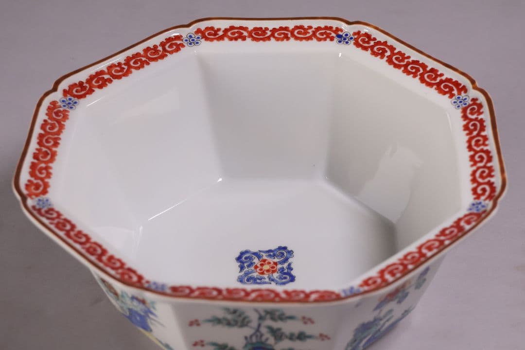 十二代 酒井田柿右衛門 錦 草花紋 八角 菓子器 鉢 共箱【MA683】