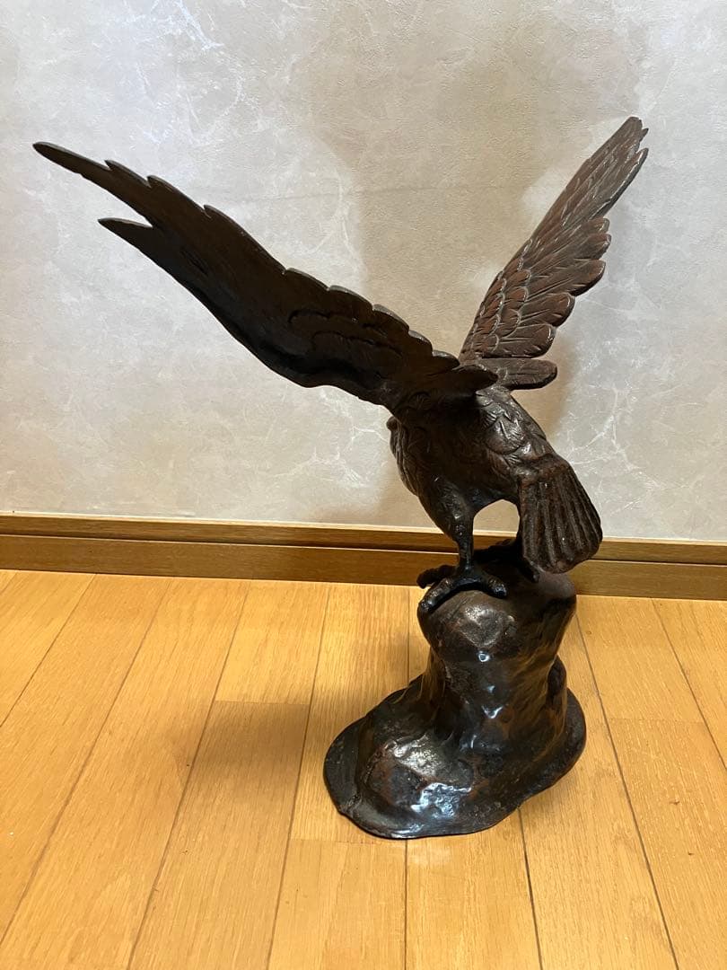 お値下げします。　骨董 鷹置物 鍍銀か洋銀 大正昭和頃 大型置物 飾り レトロ