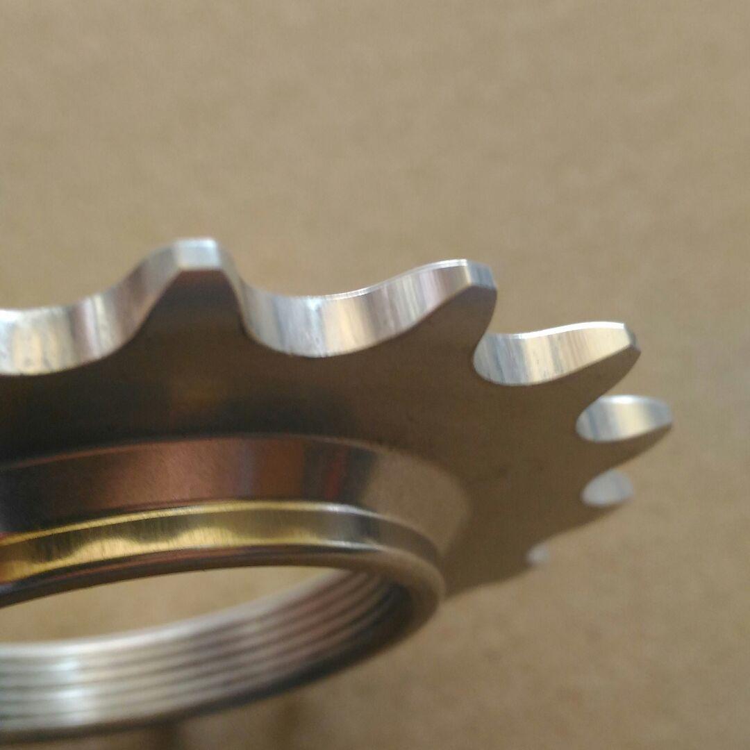 Sugino Super Gigas Silver 17T　スギノ　小コグ