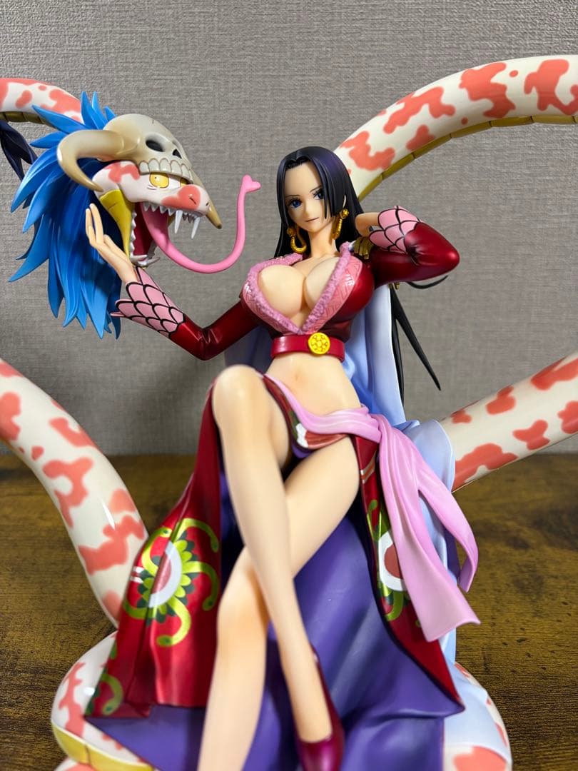 ワンピース　POP\"NEO-MAXIMUM\"海賊女帝　ボア・ハンコック