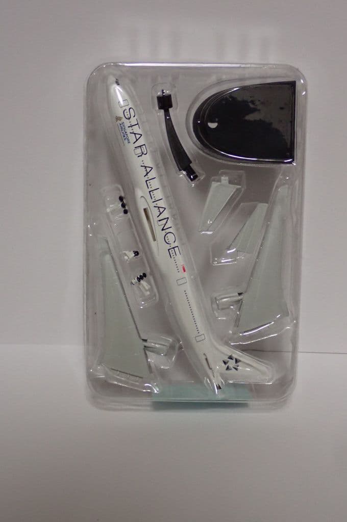 猛*魂様 世界のエアライン　シンガポール空港ウイングキットコレクション ボックス