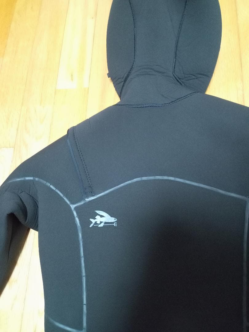 パタゴニア patagonia フルスーツ　フロントジップフード付き