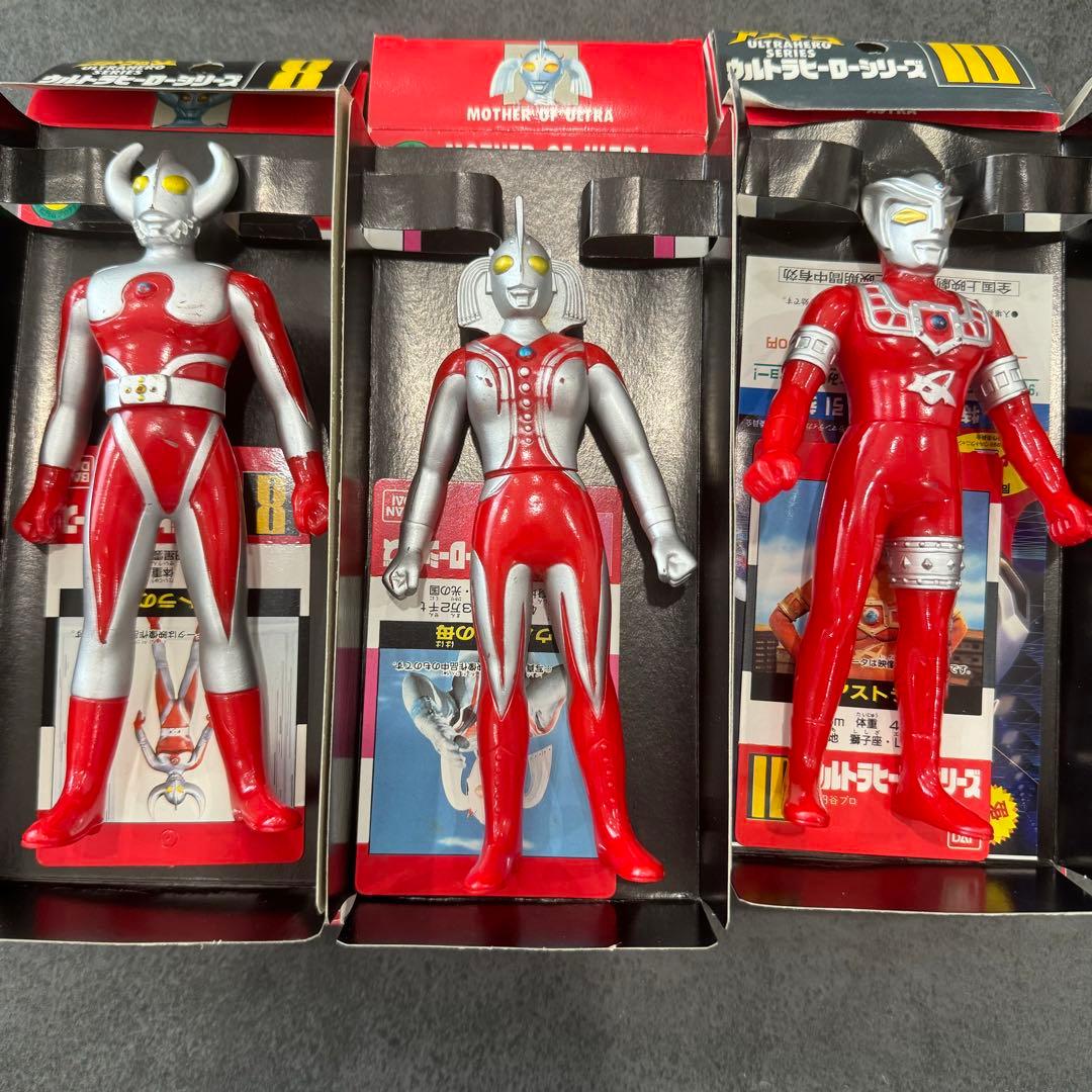 ウルトラマン　ウルトラヒーローシリーズ　ソフビ　フィギア　箱・カード付き