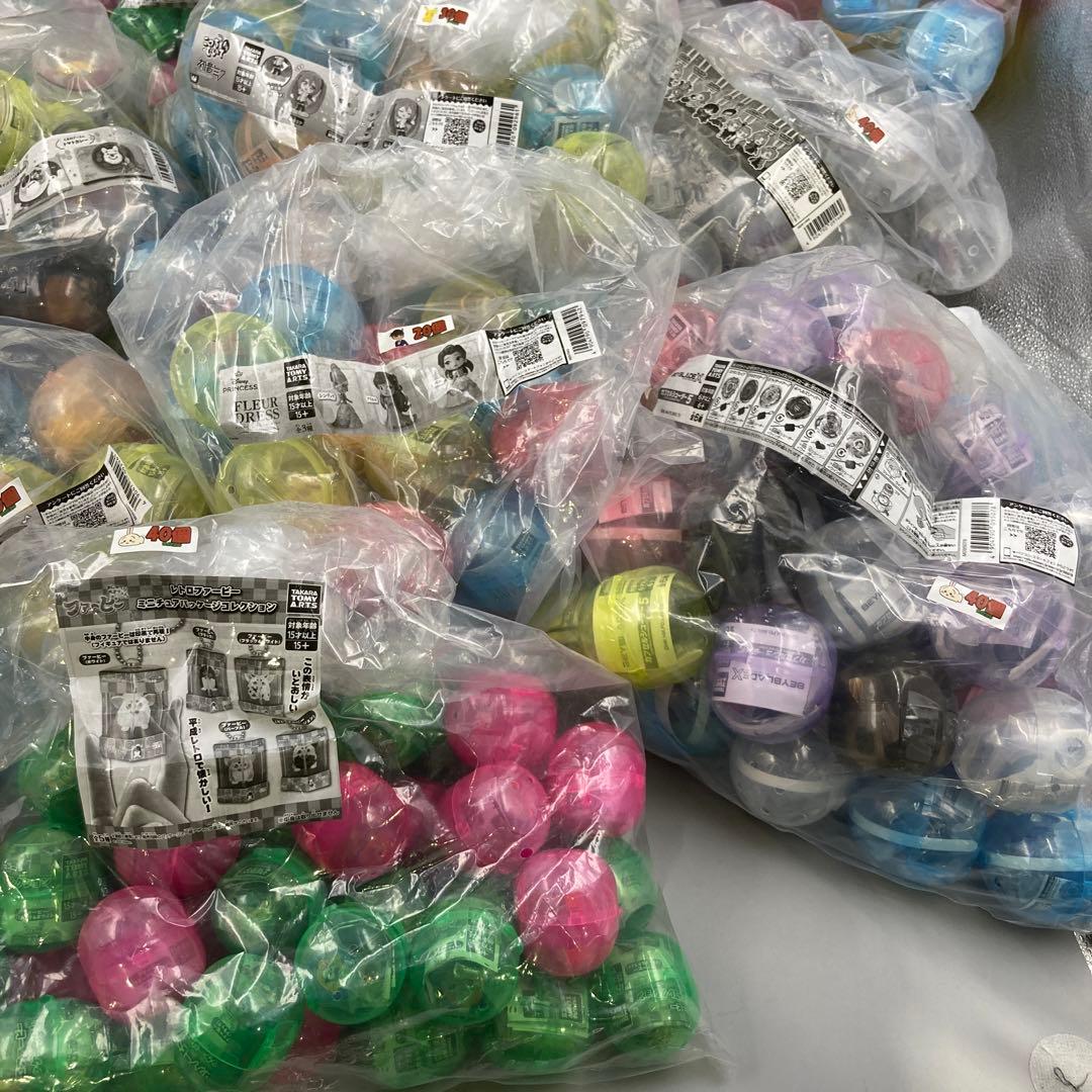 ★ガチャガチャ　まとめ売り　未開封　850点以上