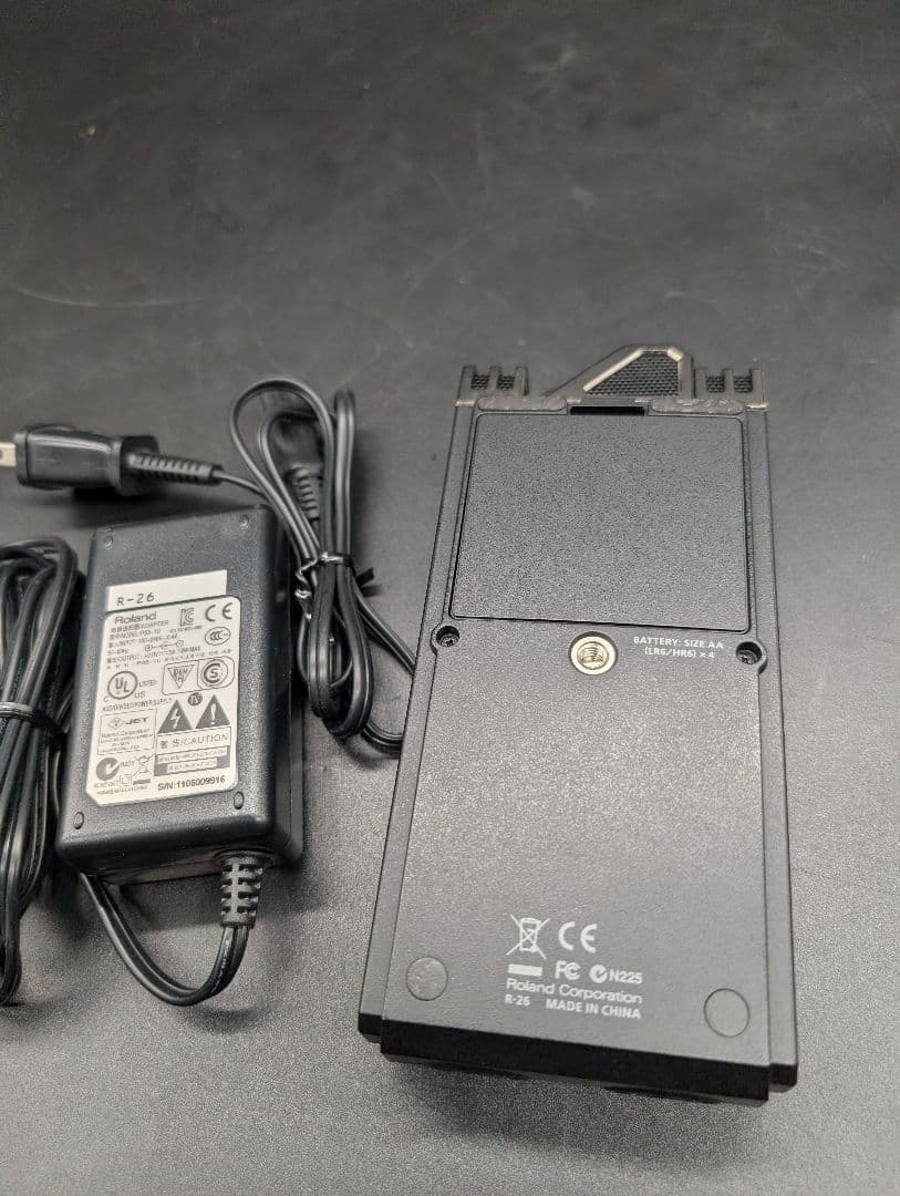 【動作確認済】ROLAND　R-26　録音機　ハンディレコーダー