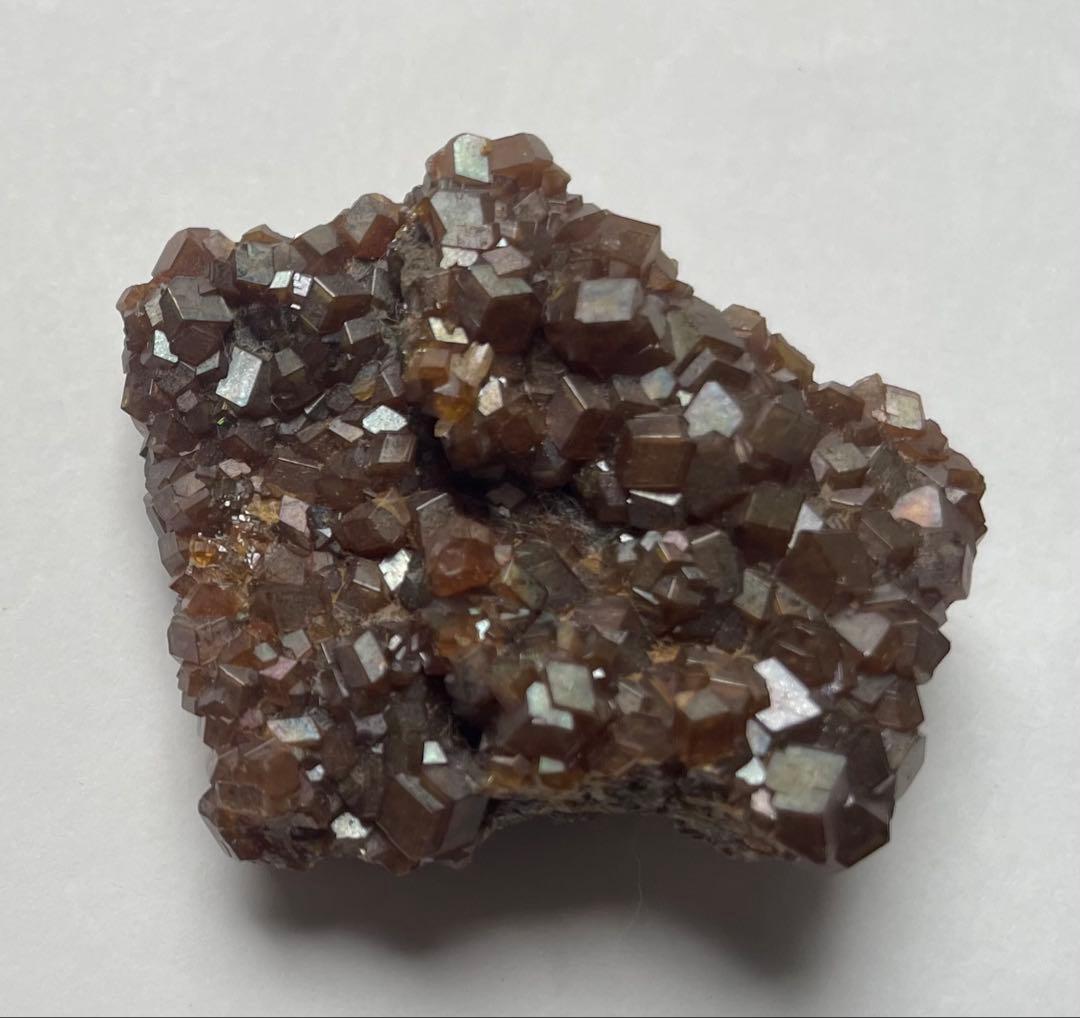 奈良県 川迫鉱山　レインボーガーネット 群晶 約33g