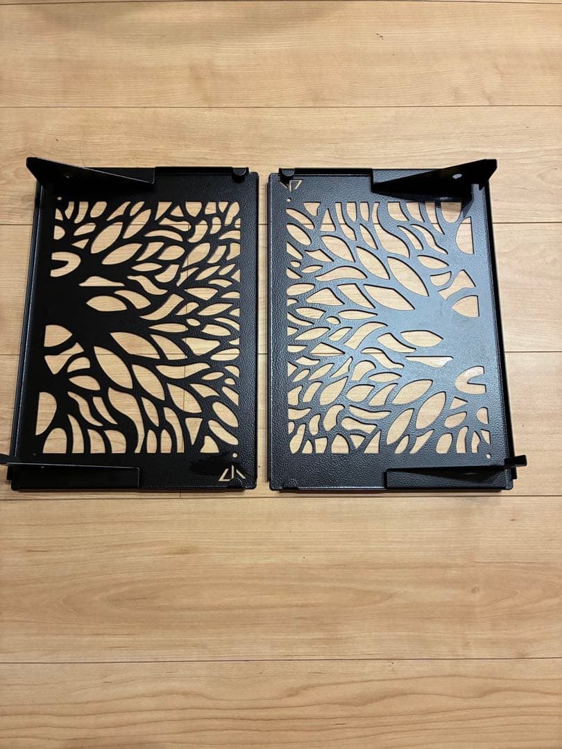 葉月　BLACK DESIGN　プレート　２枚付き（ツリー柄）　アイアンラック