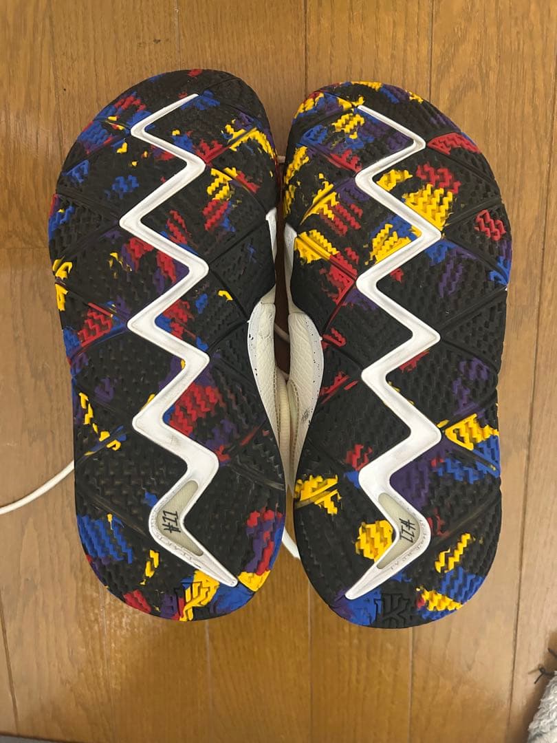 カイリー4 マーチマッドネス27.5