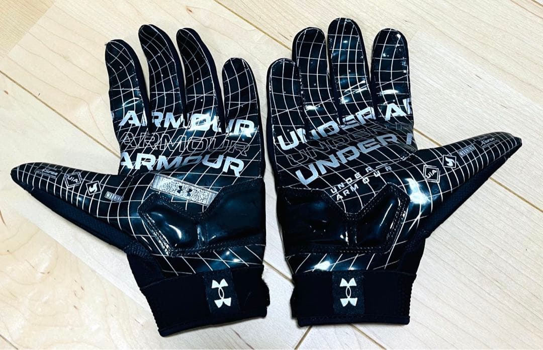 【美品】アンダーアーマー COMBAT 6 アメフト グローブ