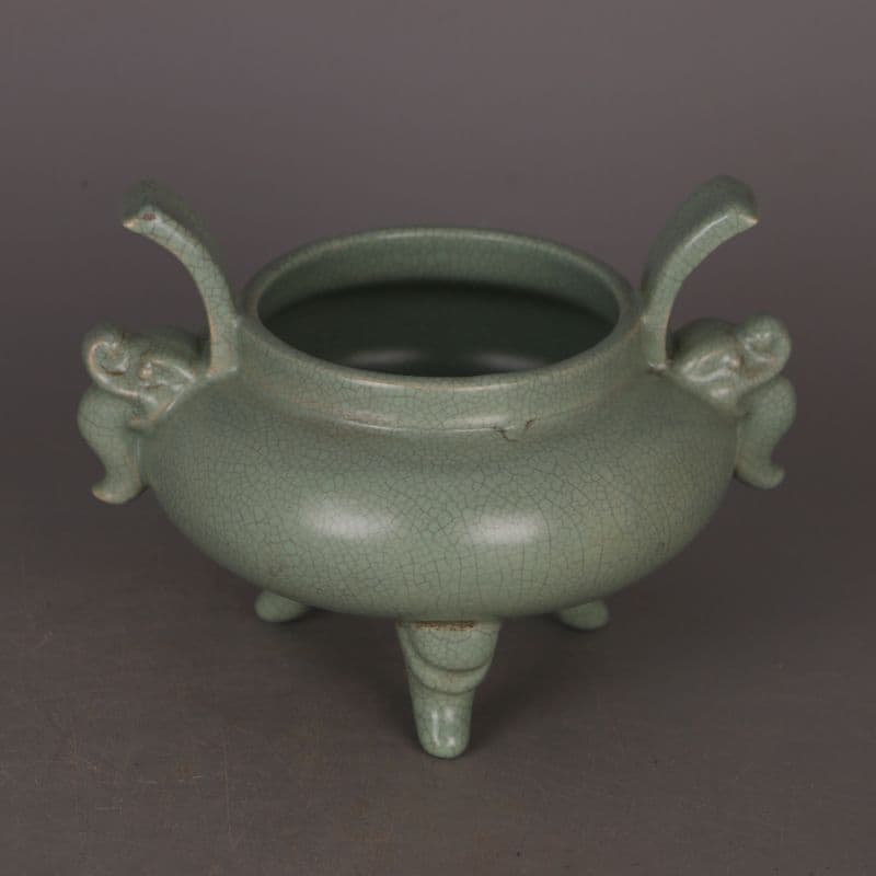 宋汝窯 青釉双耳竜頭三足香炉  景徳鎮 陶磁器 装飾品 現代工芸品 美術品 置物