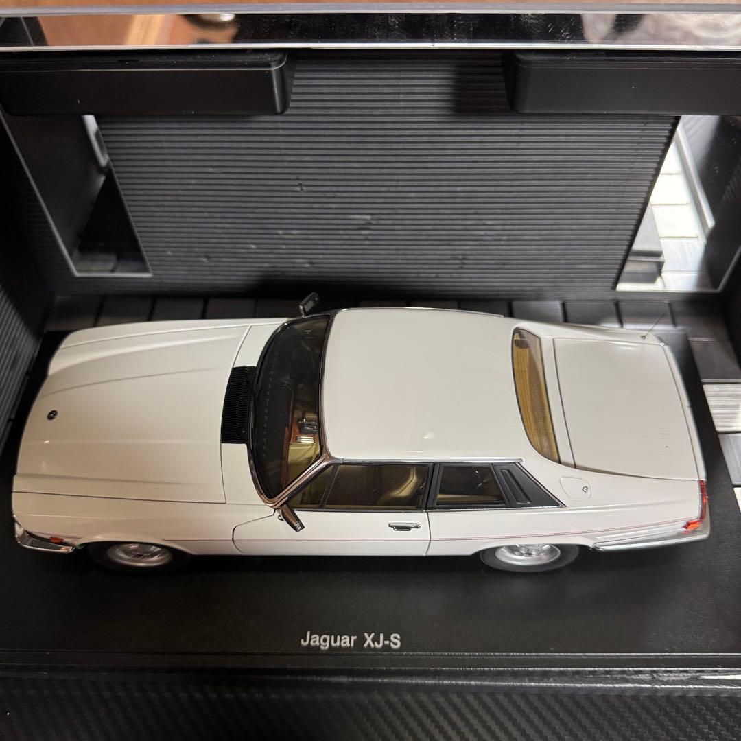 絶版未展示品 オートアート 1/18 ジャガー XJ-S ホワイト1980