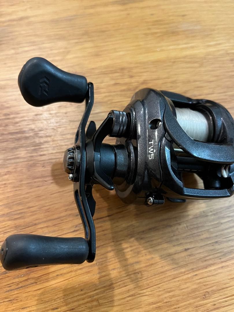 ダイワ TWS ベイトリール 右ハンドル　タトゥーラ