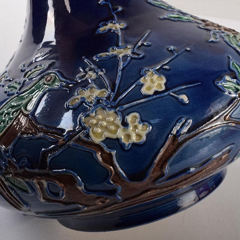 中国　景徳鎮製　藍釉法花花鳥文瓶　唐木台・箱付　V　8055C