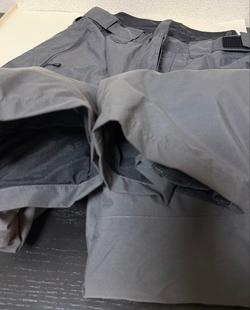 ダイワDAIWA ゴアテックス　防寒パンツ メンズM グレー　専用サスペンダー付