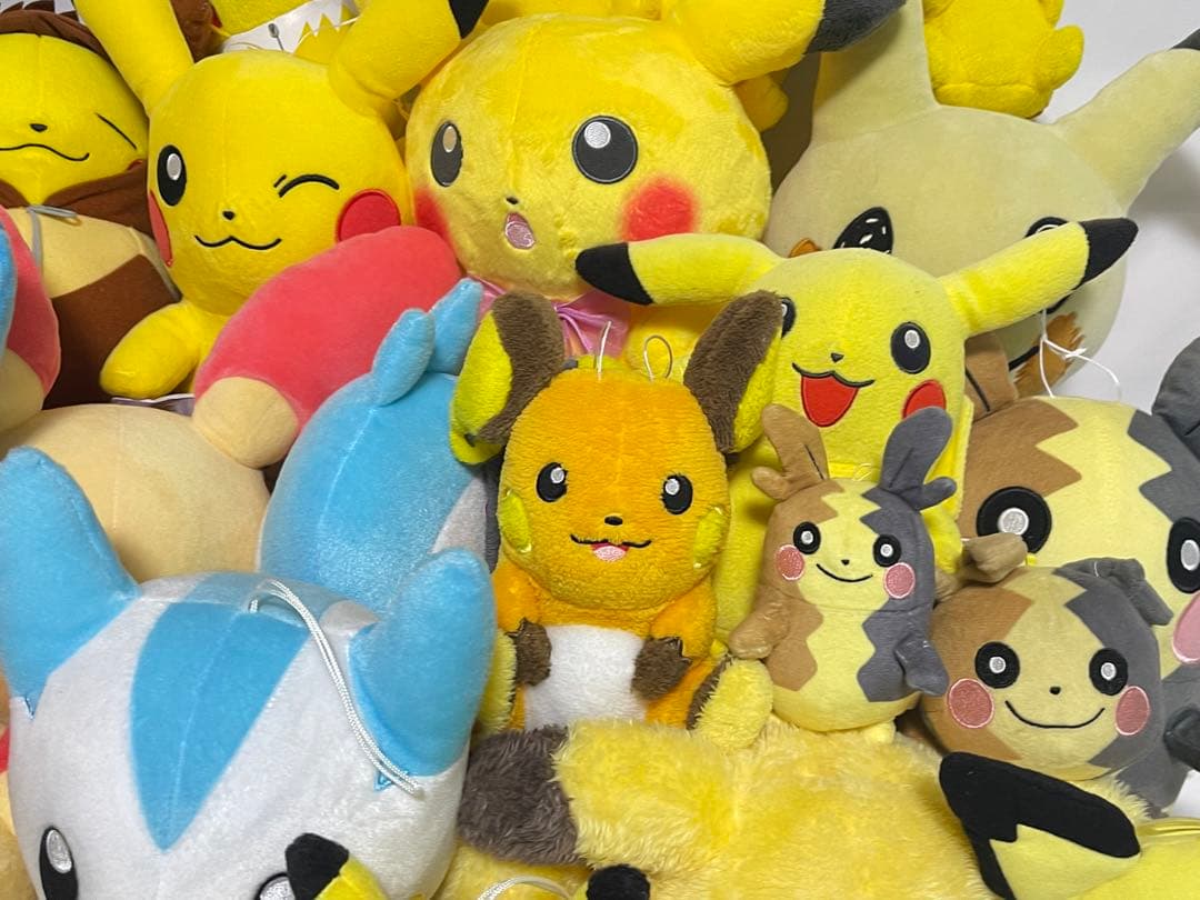 ピカチュウぬいぐるみ３０体以上まとめ売り