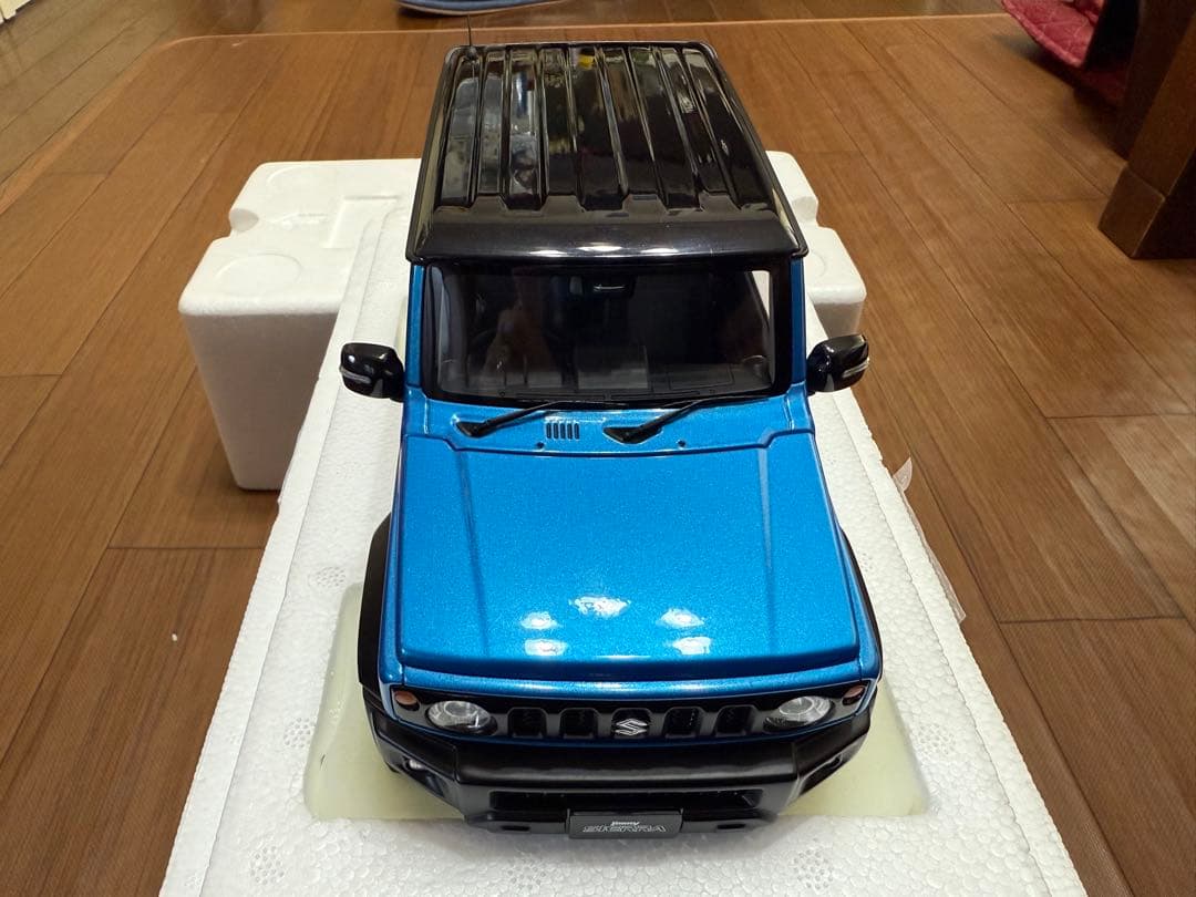 オートアート　1/18 ジムニーシエラ