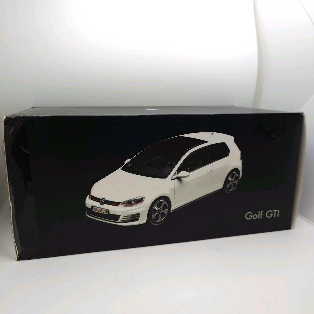 1/18　フォルクスワーゲン　ゴルフ７　GTI　ホワイト　ディーラー正規品