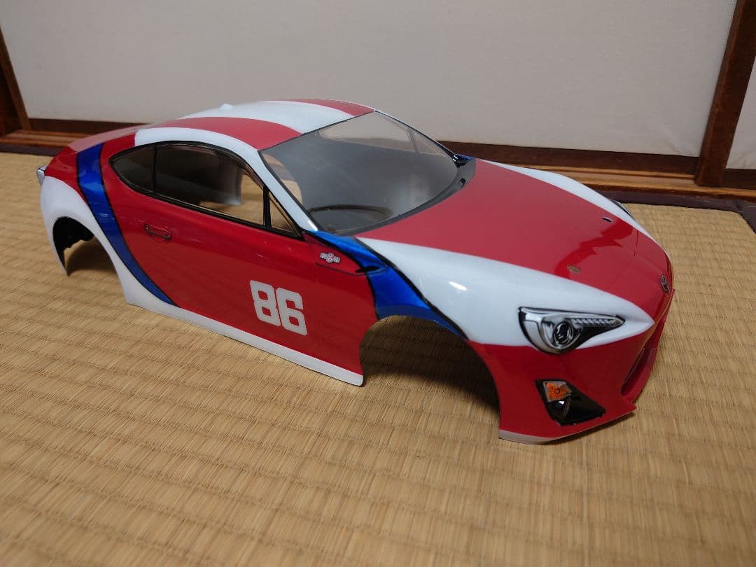 タミヤ TT02 新品未組立シャーシキット　ボディ塗装済み　TT-02