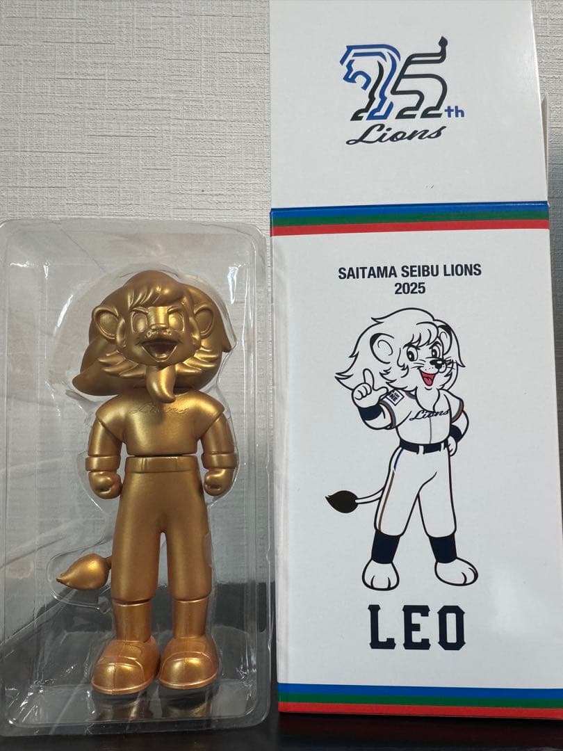 埼玉西武ライオンズ　75周年　レオフィギュア　ゴールデン