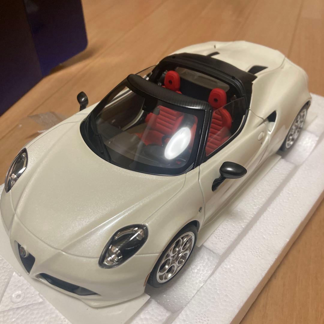 Alfa Romeo 4C ミニカー 1/18 オートアート