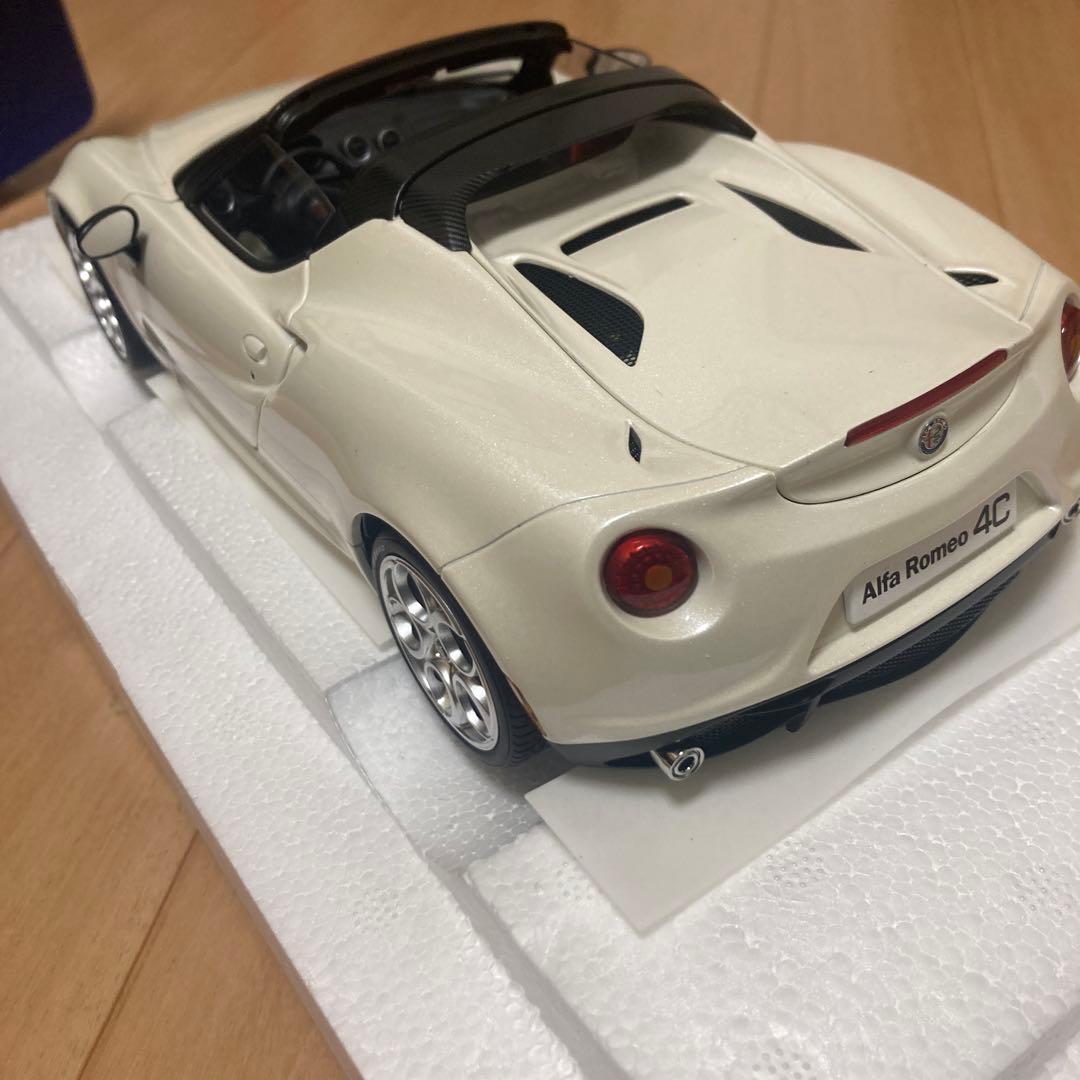 Alfa Romeo 4C ミニカー 1/18 オートアート